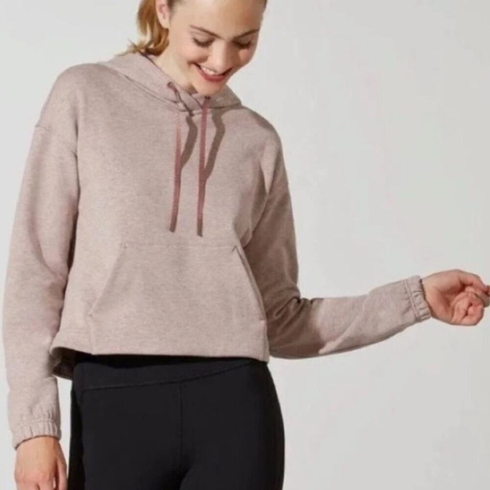 LULULEMON x Barry’s Bootcamp Cropped Hoodie 2